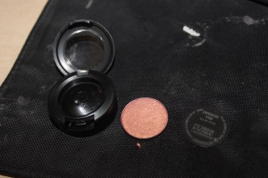 how to depot an eyeshadow (1)